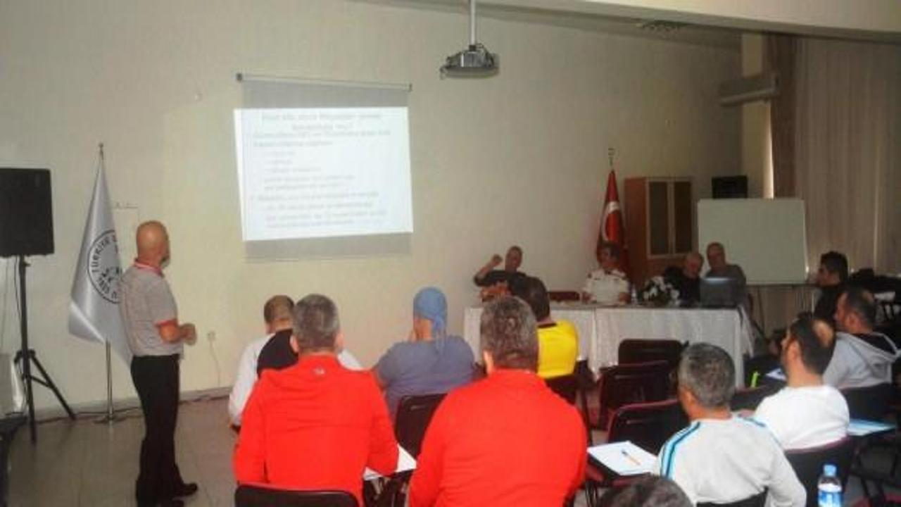 Ankara'da güreş antrenörlerine seminer