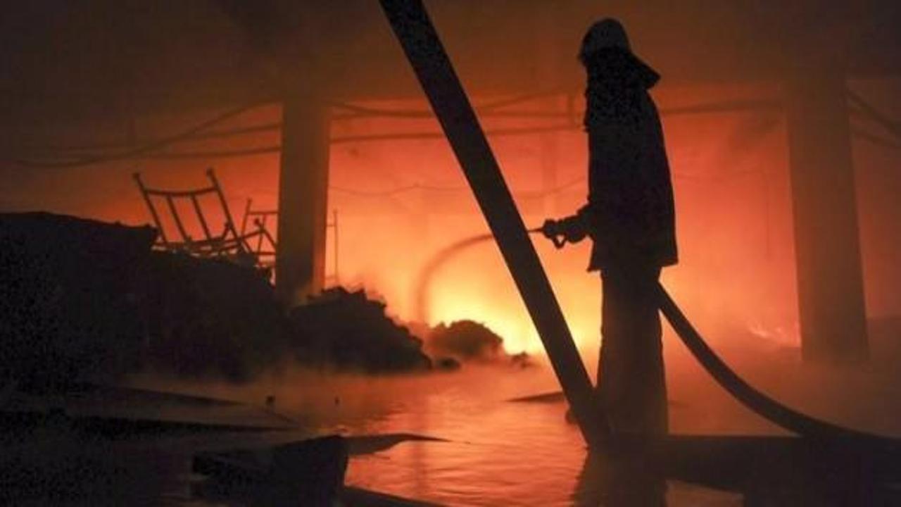 Yangın tam 14 saat sonra s&ouml;nd&uuml;r&uuml;lebildi