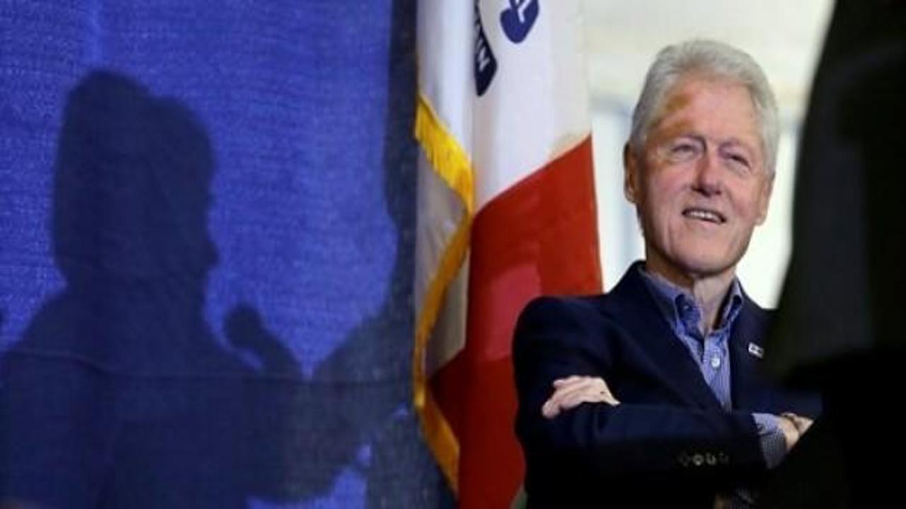 ABD'de Bill Clinton da sahneye indi