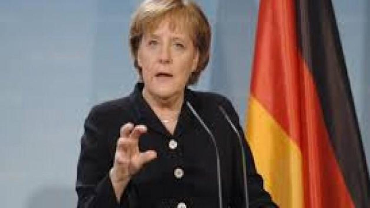 Merkel: Göçmen yasası sertleşebilir