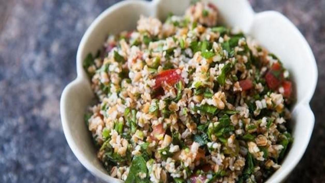Otlu Bulgur Salatası (Tabbule)