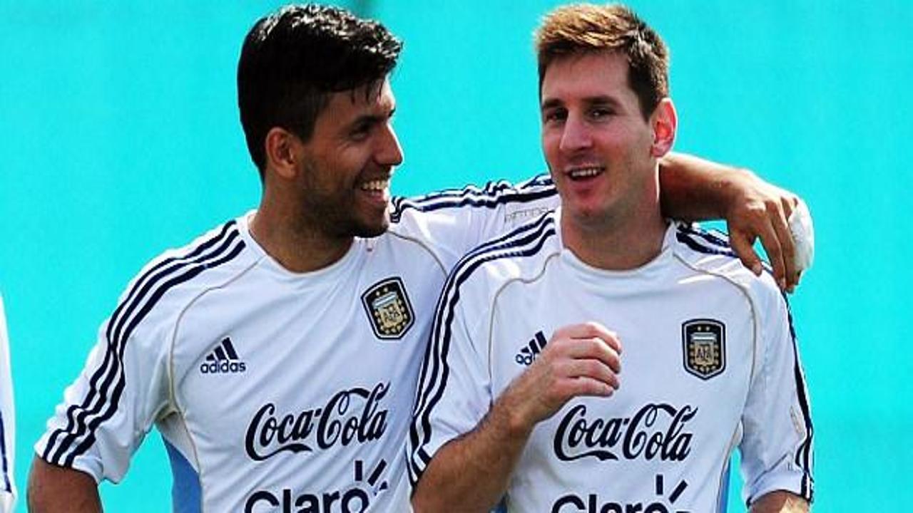 Agüero'dan Messi'ye: 'Gel birlikte çay içeriz'