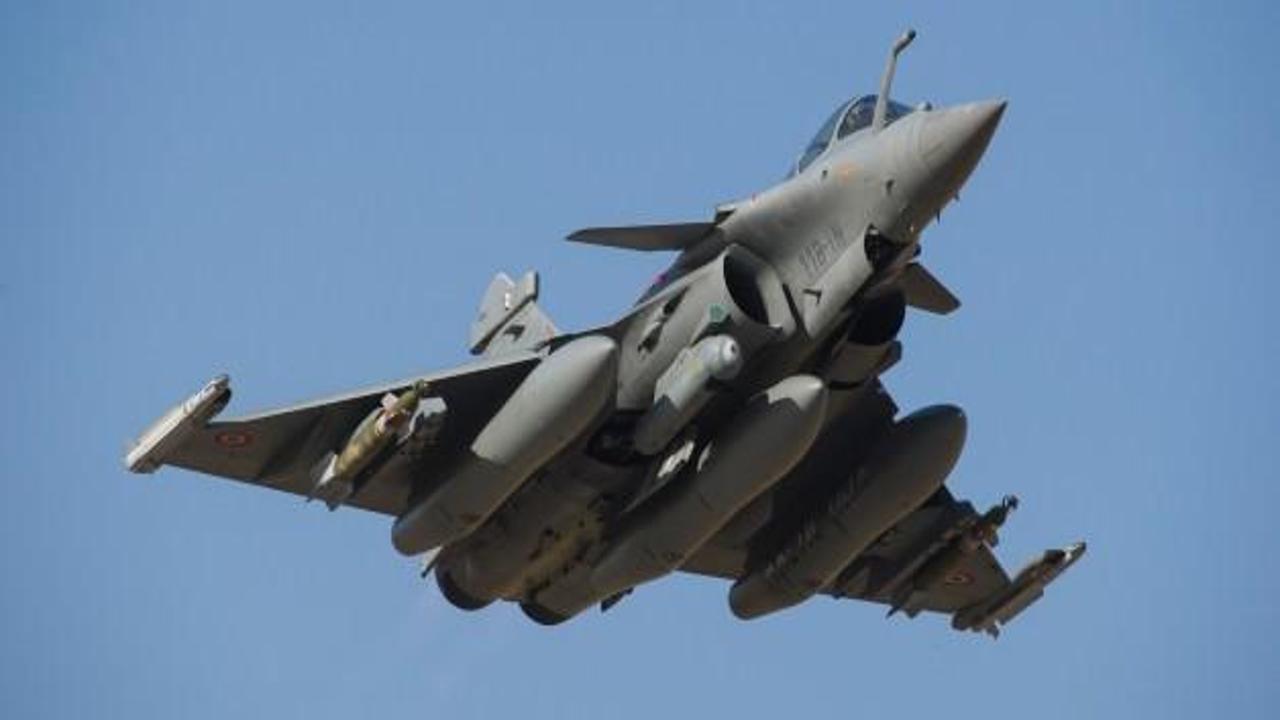 Mısır Fransa'dan 3 savaş uçağı aldı