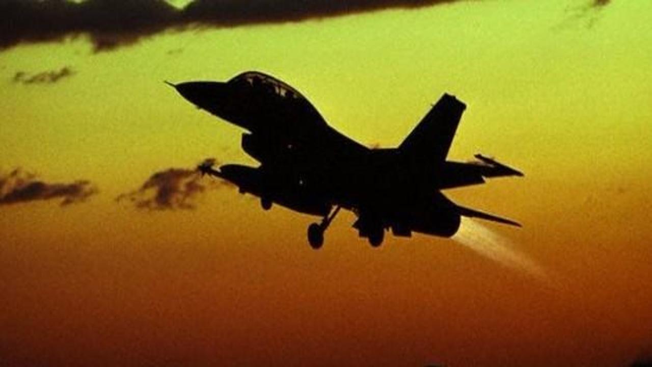 Mısır'da F-16 savaş uçağı düştü