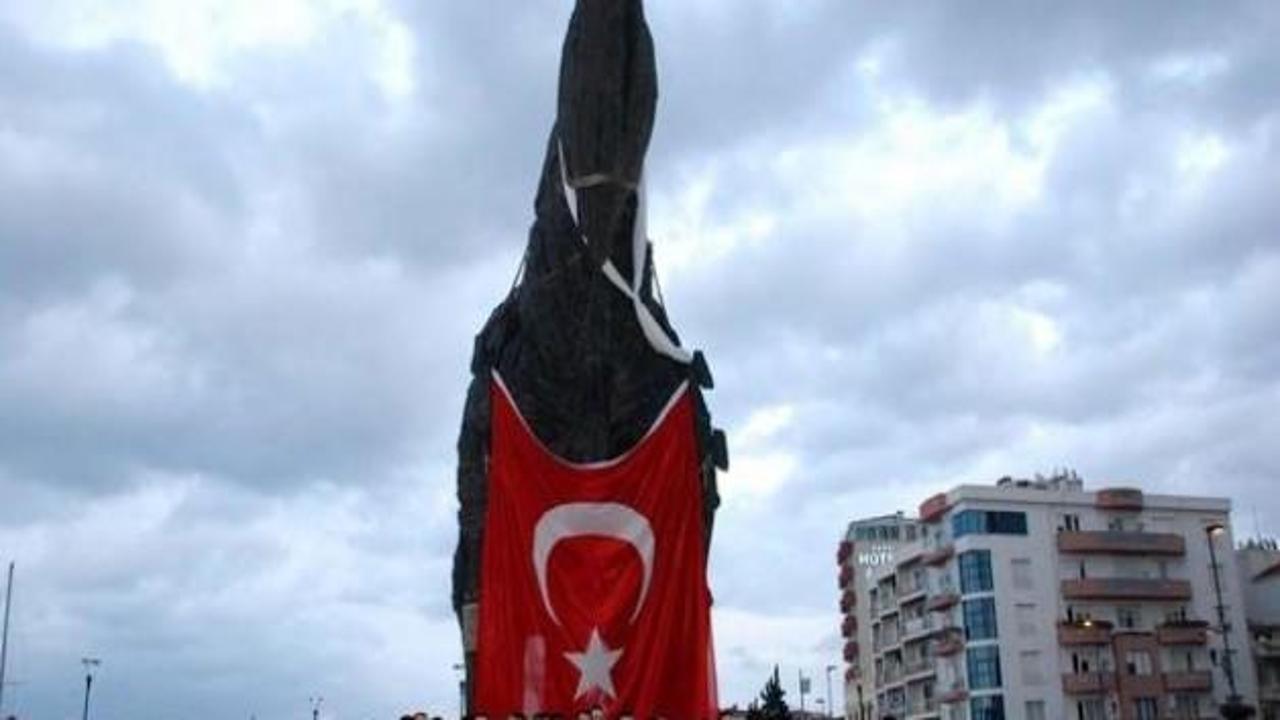 Beyaz fulara karşı 'Türk bayrağı'
