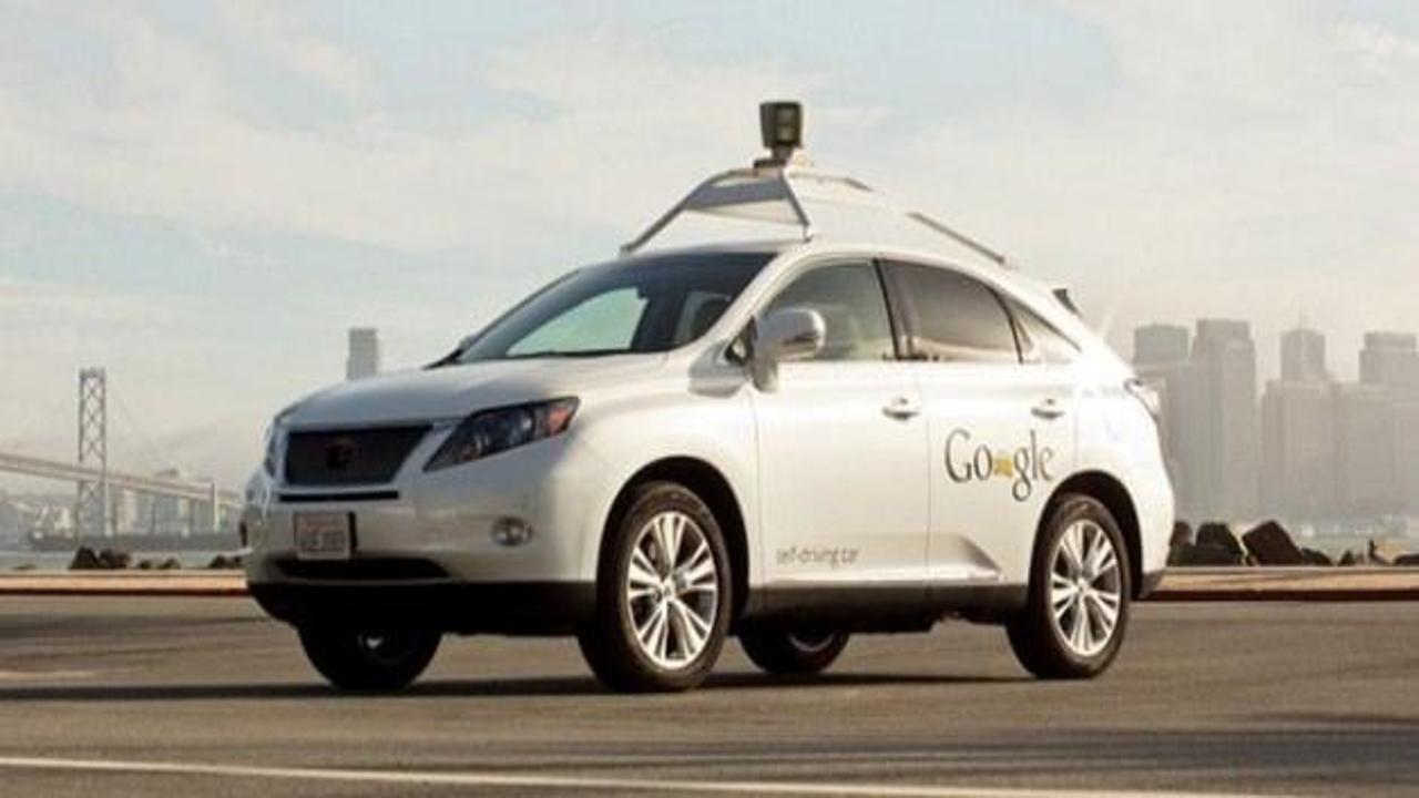 Google'ın sürücüsüz otomobili şimdide kablosuz...