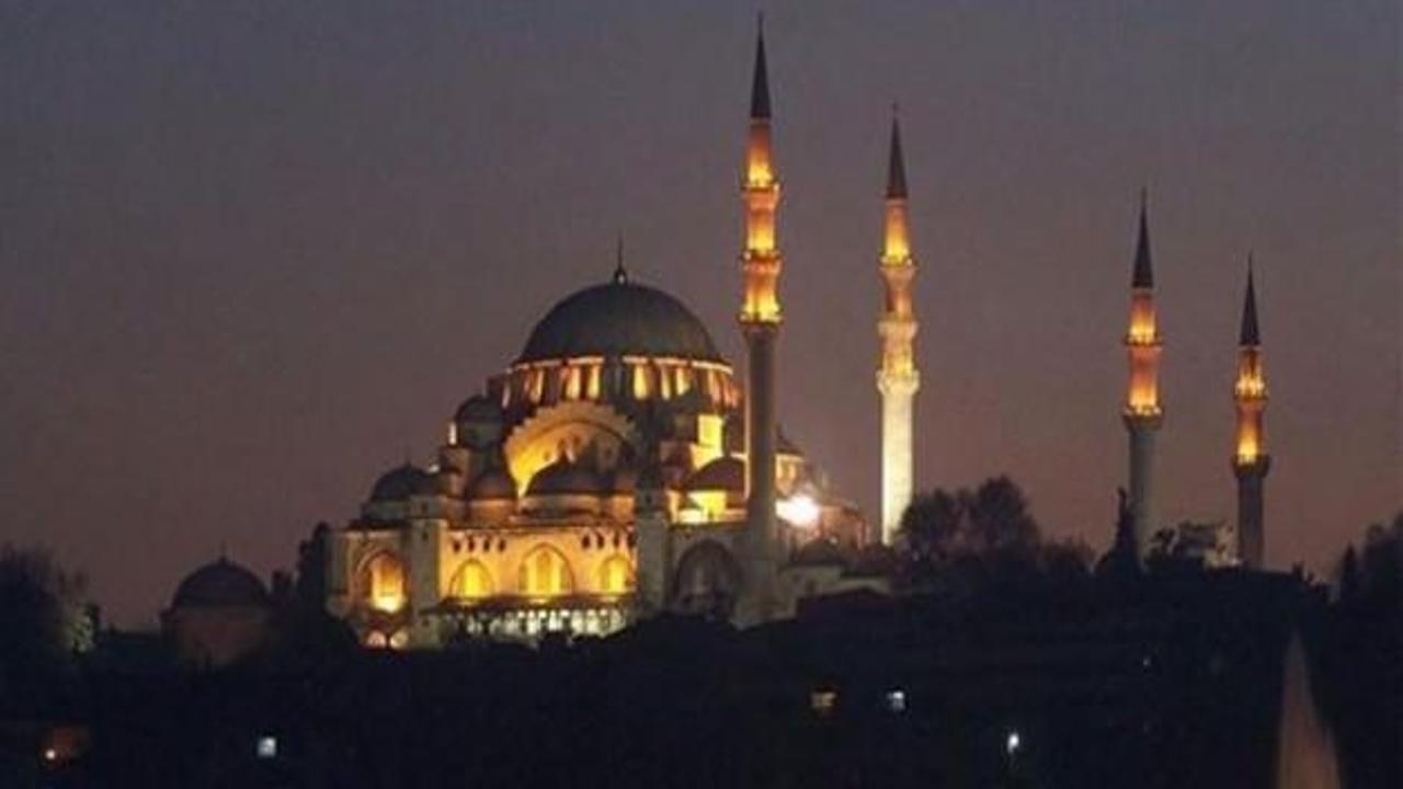 İstanbul'da cuma selası geleneği yeniden başladı