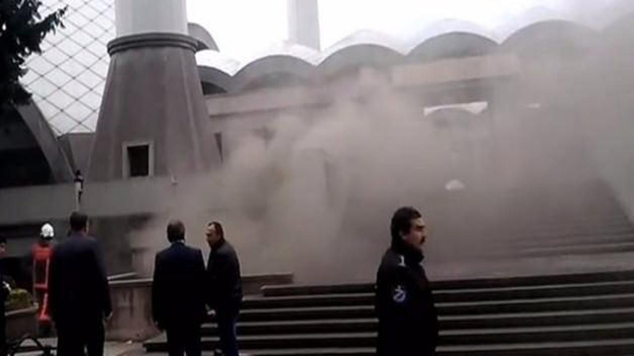 Şakirin Camii'nde yangın paniği