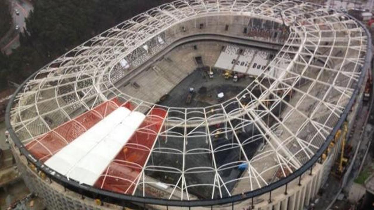 Vodafone Arena'da çatı skandalı! Taraftar şokta