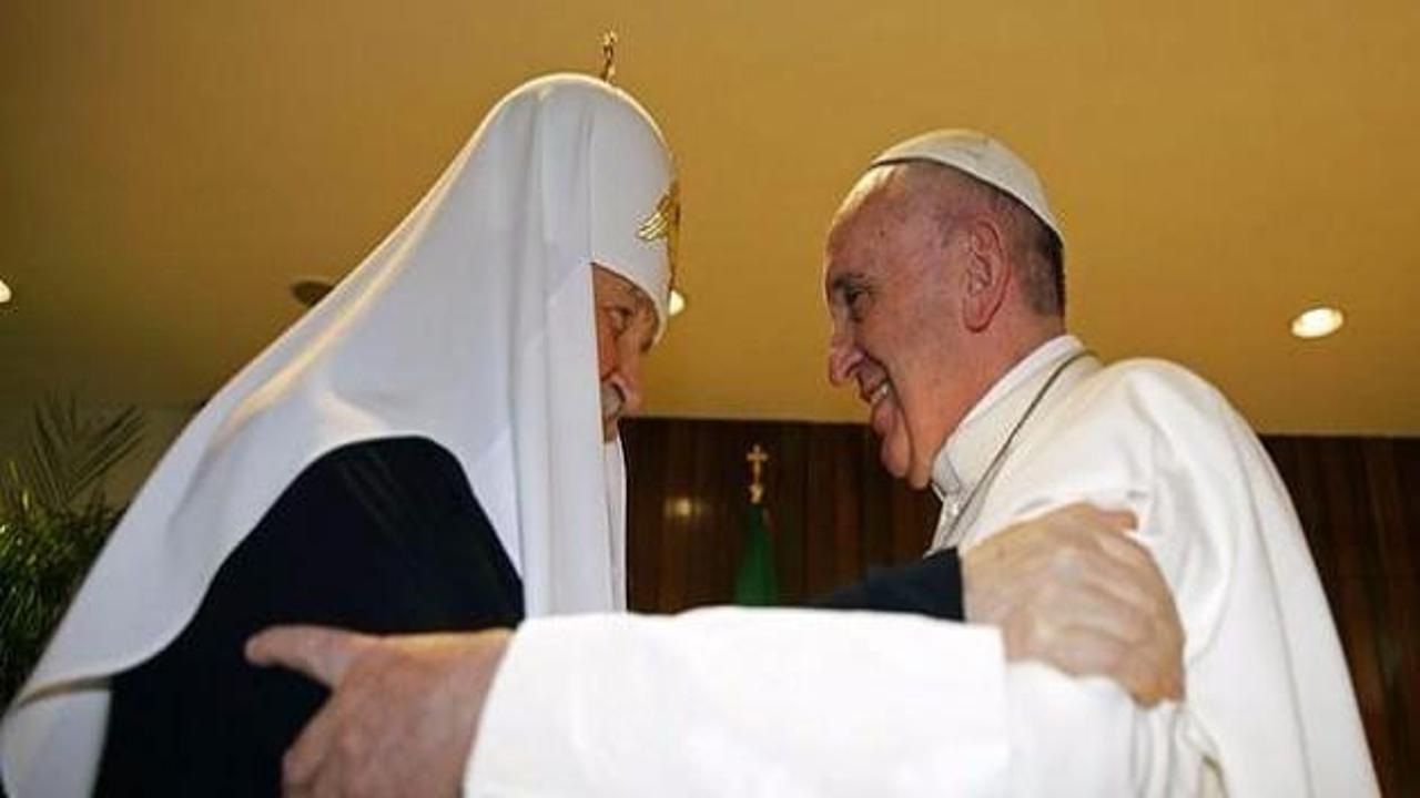 Franciscus ve Kirill arasında tarihi buluşma