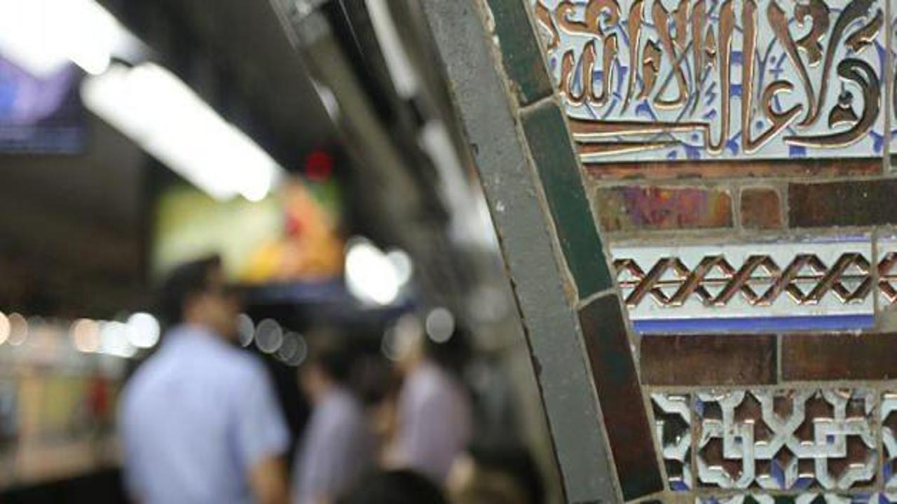Buenos Aires metrosunda İslam sanatı