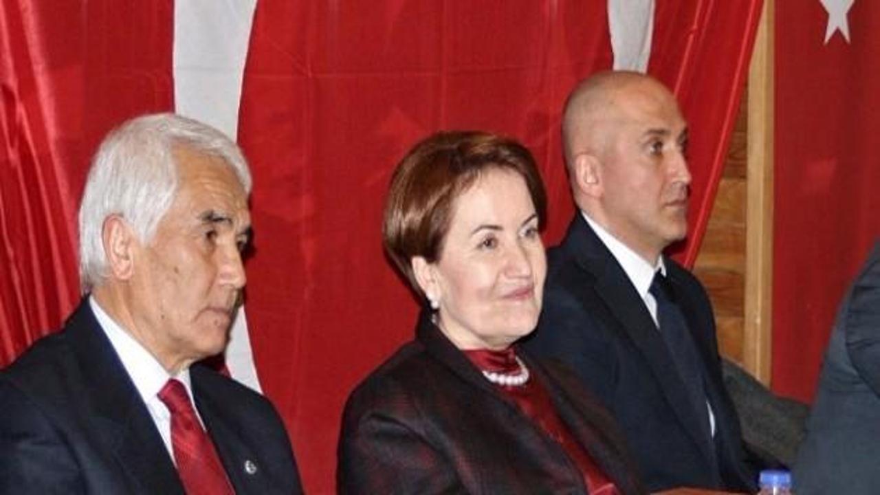 Akademisyenlerle görüştü