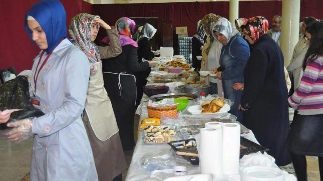 İHAM &ouml;ğrencileri yararına kermes
