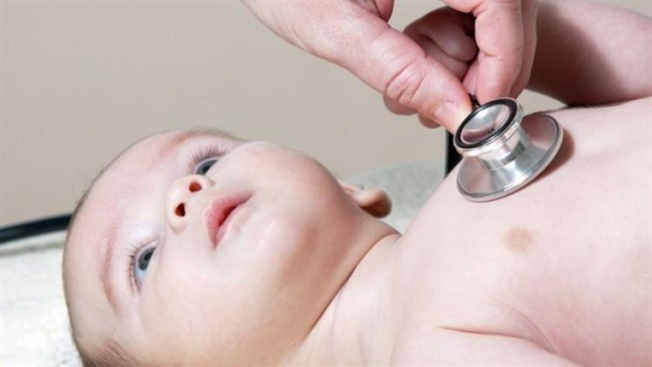 Yeni doğan bebeklere kritik sağlık taraması
