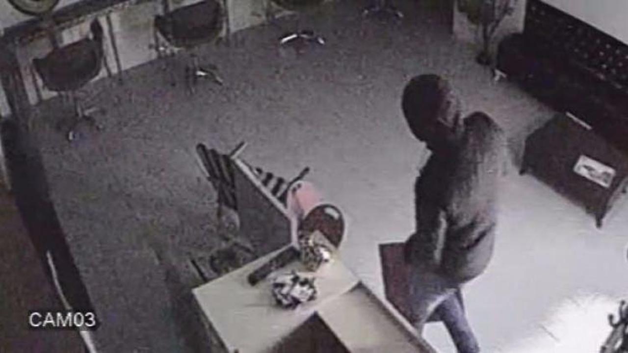 Y&uuml;zs&uuml;zl&uuml;ğ&uuml;n bu kadarı pes dedirtti!