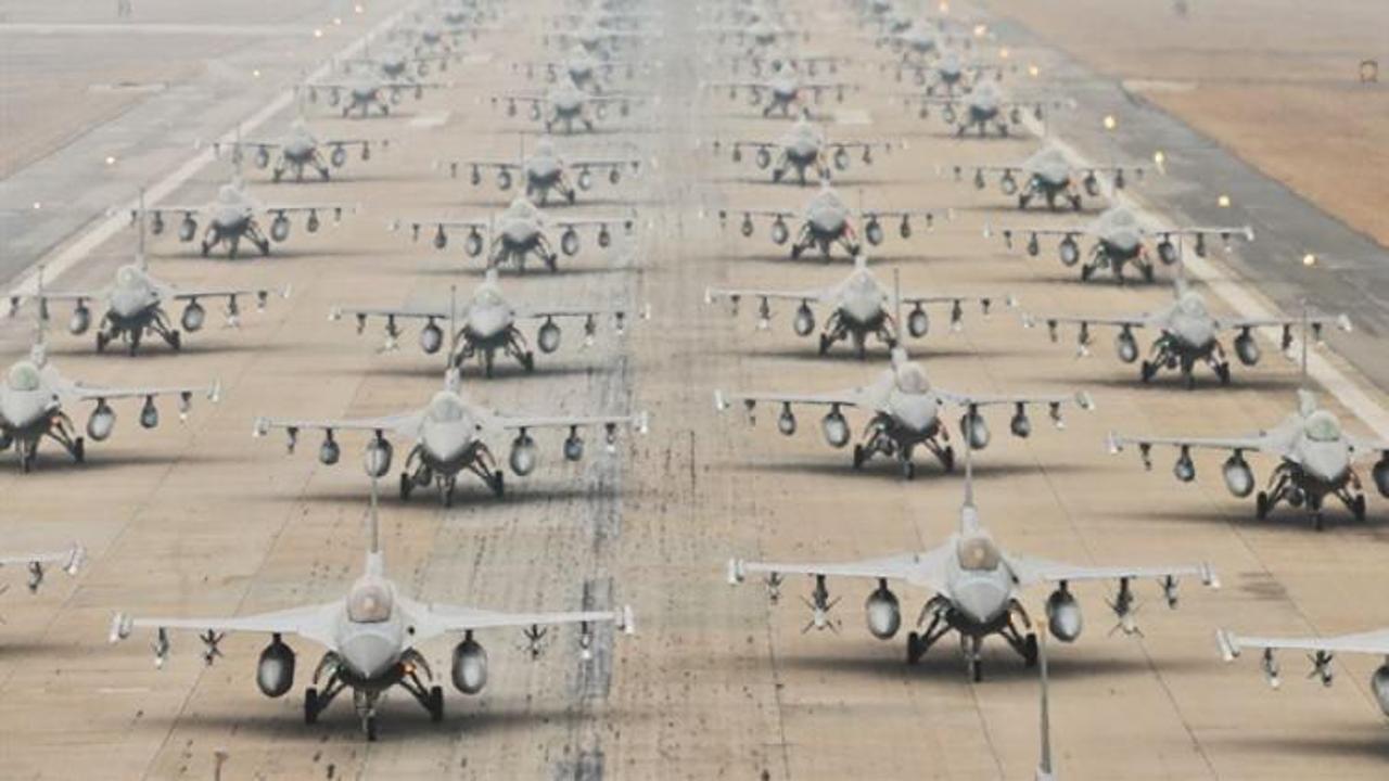 G&uuml;ney Kore &ldquo;fil y&uuml;r&uuml;y&uuml;ş&uuml;"yle meydan okudu