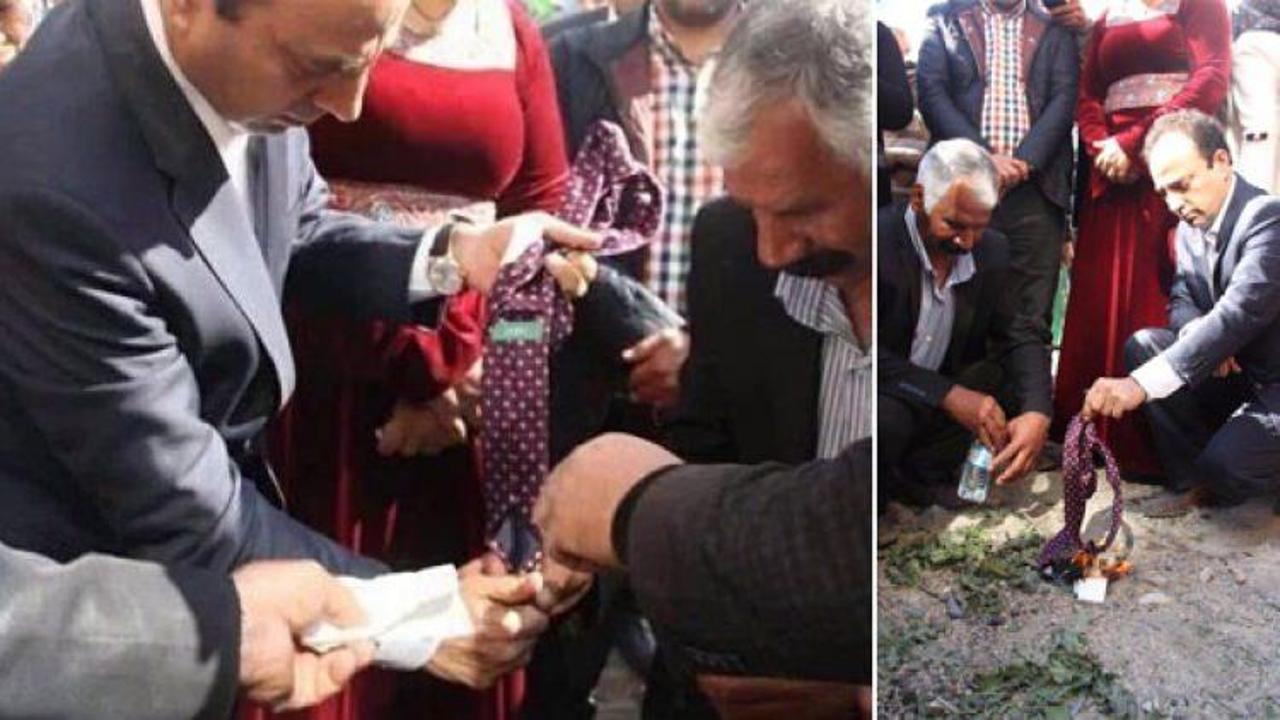 Polise kızan HDP'li vekil kravatını yaktı