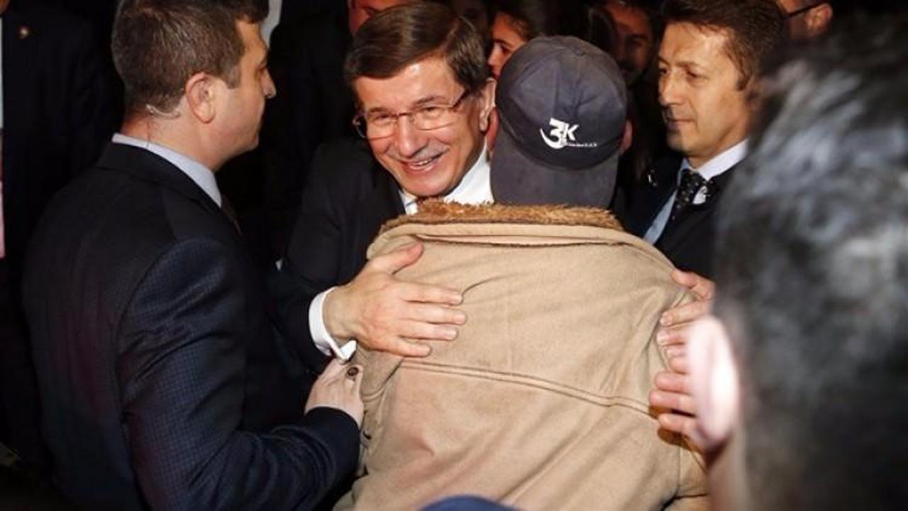 Başbakan Davutoğlu'na sevgi seli