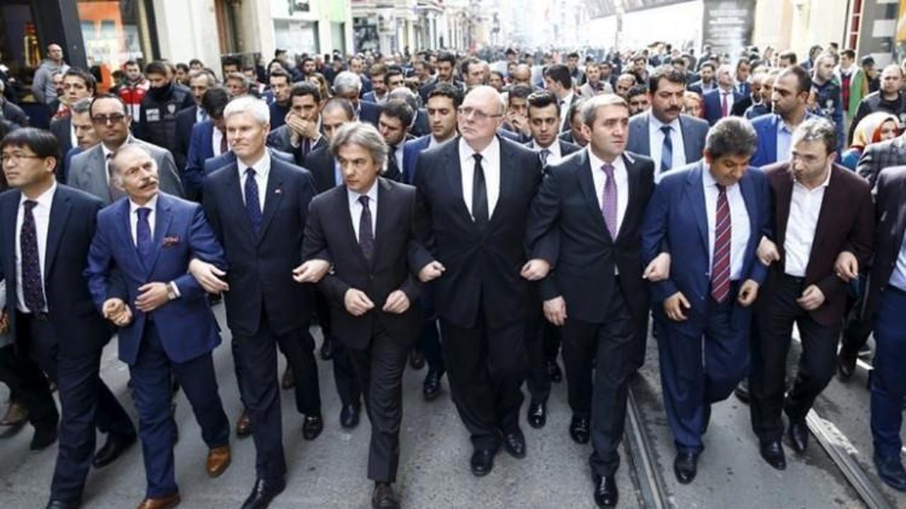 Başkonsoloslor İstikl&acirc;l&rsquo;de y&uuml;r&uuml;d&uuml;