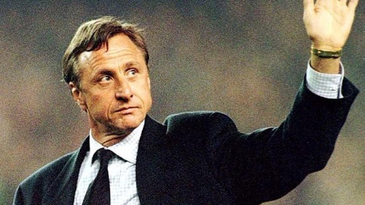 Cruyff'un &ouml;l&uuml;m&uuml; futbol d&uuml;nyasını yasa boğdu