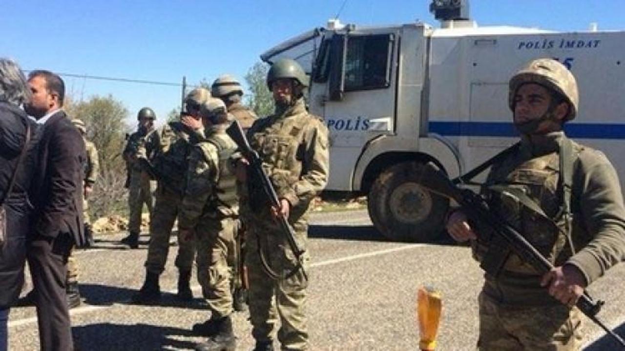 Demirtaş ve Yüksekdağ'ın konvoyu durduruldu