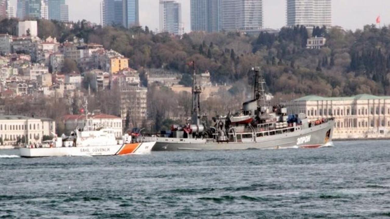 Rus savaş gemisine sahil güvenlik markajı
