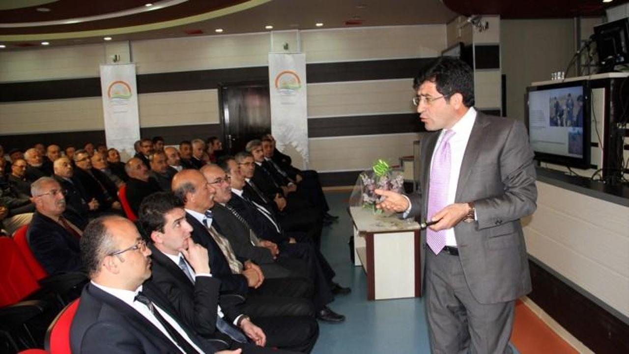Suşehri’de ceviz yetiştiriciliği konferansı düzenlendi