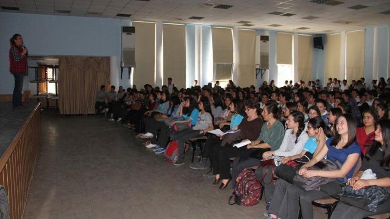 Milas'ta lise öğrencilerine terörle mücadele semineri