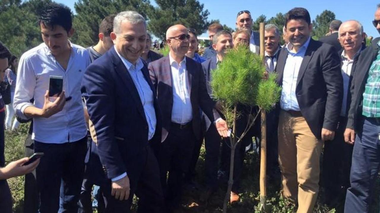 Ak Parti Ataşehir teşkilatı ağaçlandırdı