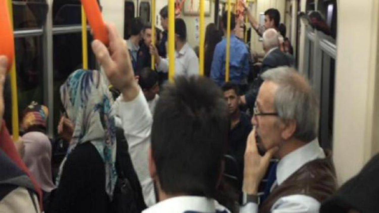 Metro arızalandı! Yolcular mahsur kaldı