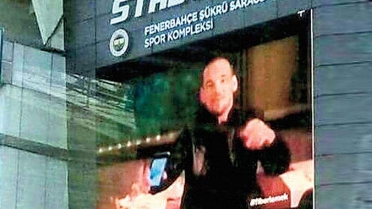 Kadıköy'de çıldırtan Sneijder reklamı!