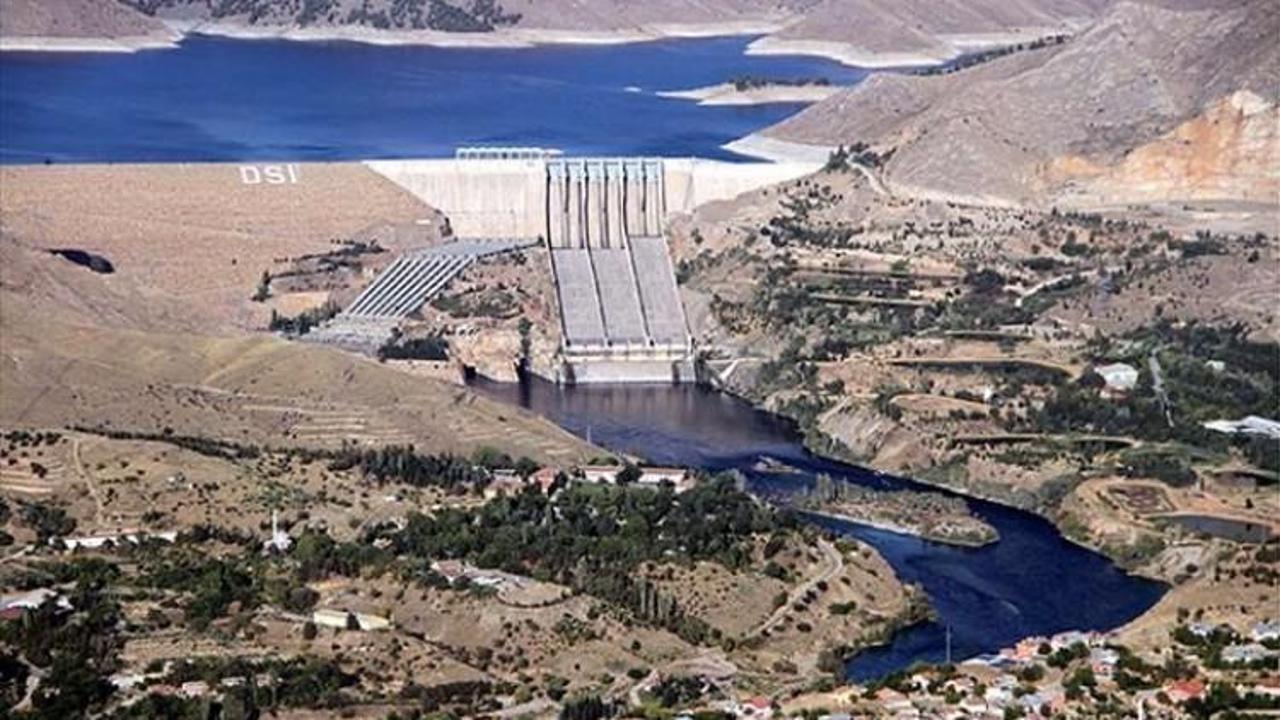 Üç hidroelektrik santrali özelleştirildi