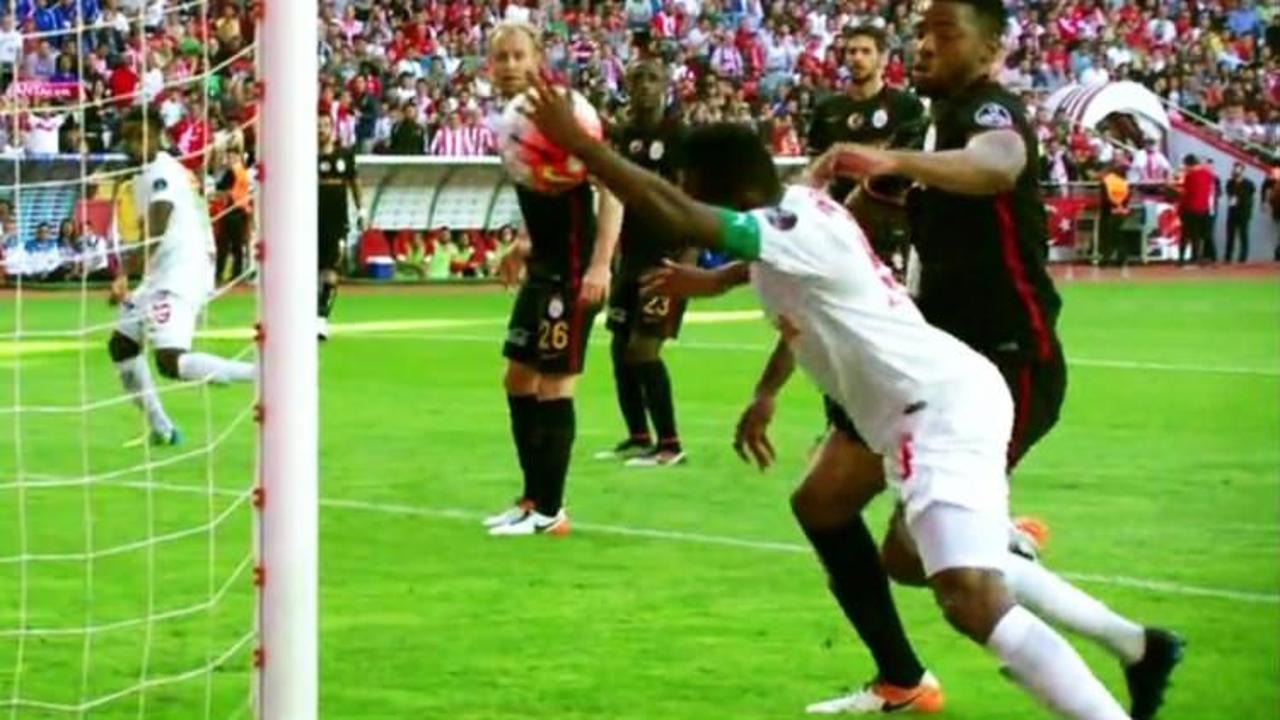 Eto'o itiraf etti! 'Elle attım ama söylemedim'