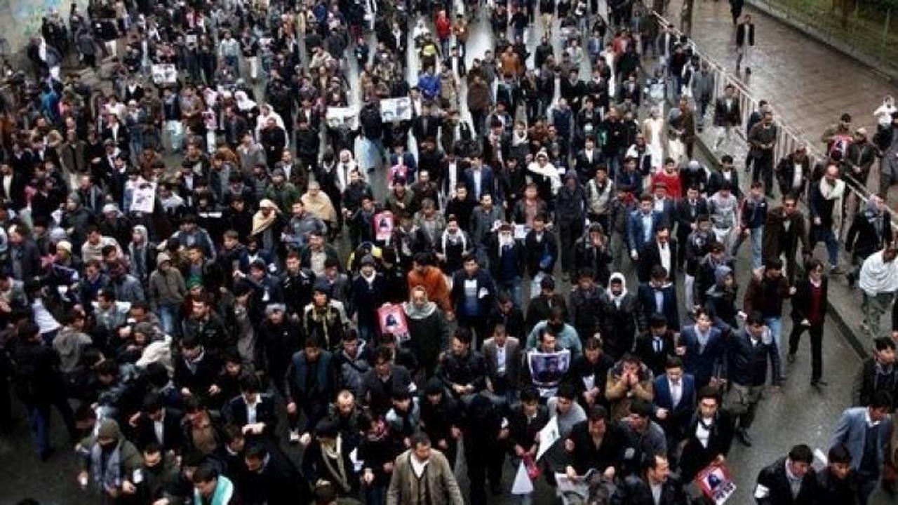 Afgan halkı İran'ı protesto etti