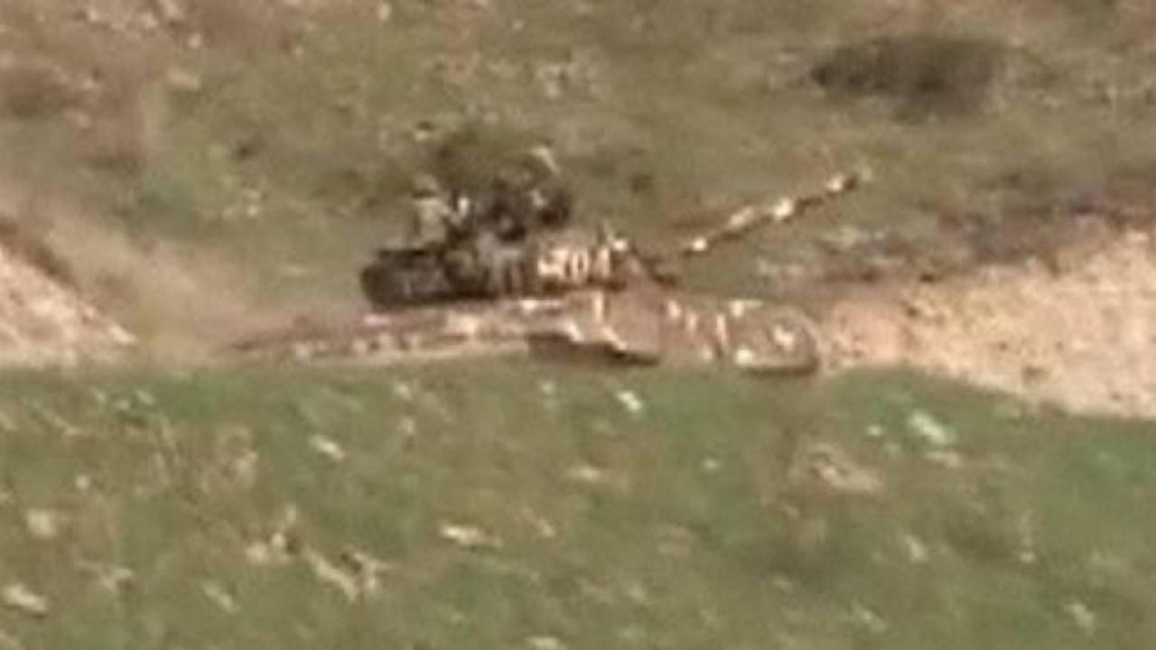 Azerbaycan,Ermenistan ordusuna ait tankı imha etti