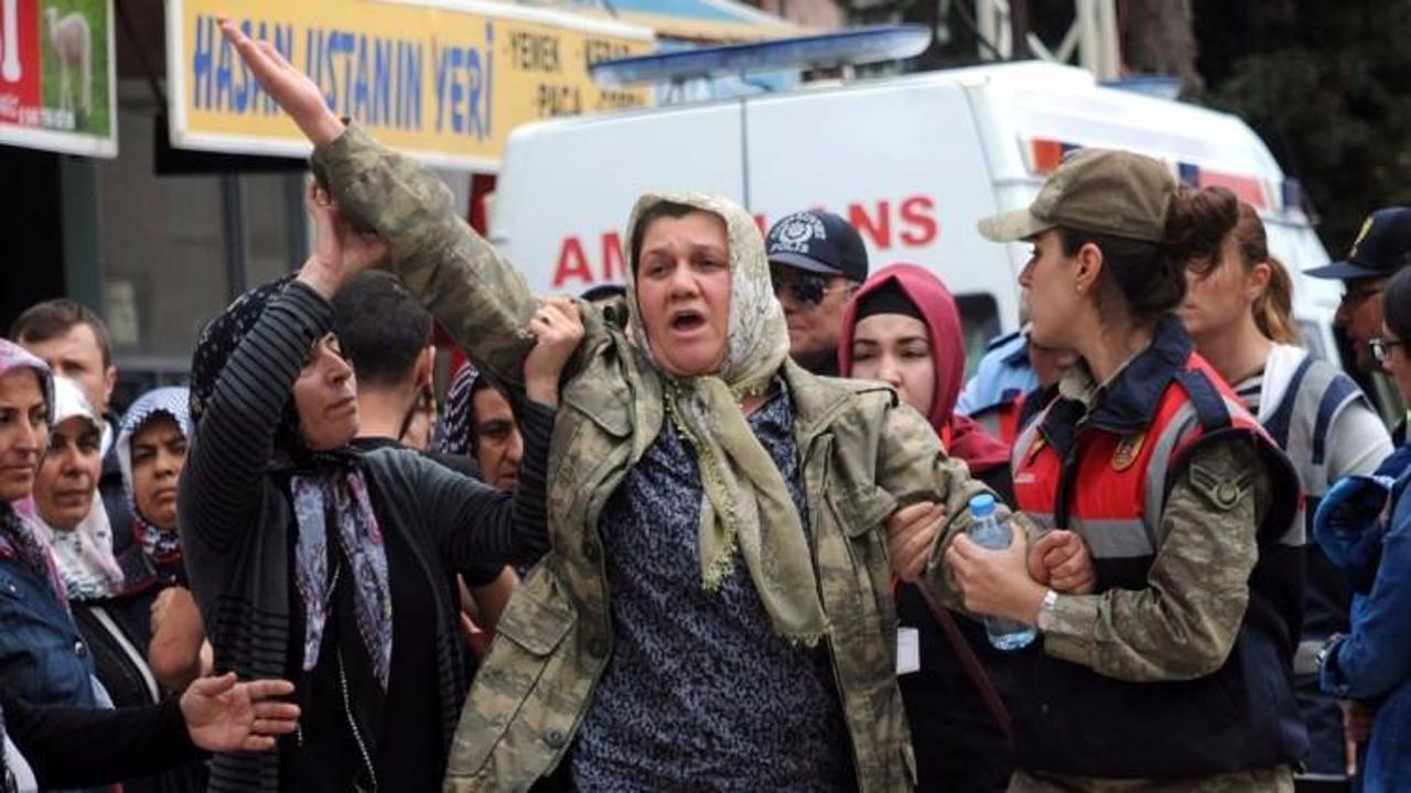 Şehit annesi: Bana oğlumun kıyafetlerini getirin