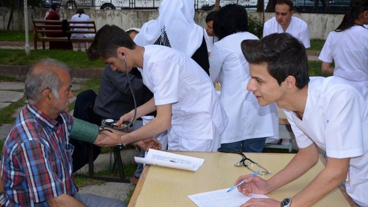 Yüksekokul öğrencileri sağlık taraması yaptı