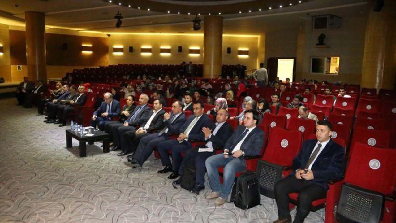 "Türkiye'de Yeni Anayasa Arayışları ve Hükümet Sistemi Tartışmaları" Paneli