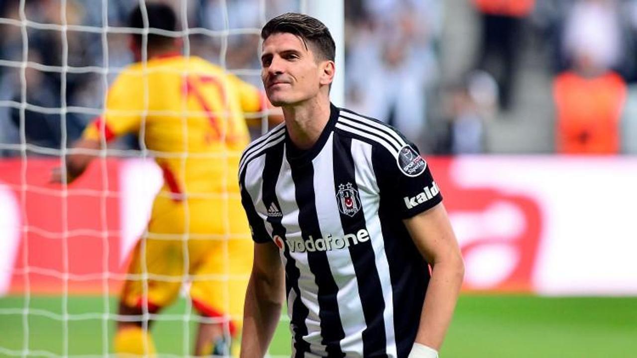 Gomez, Süper Lig ekibini tek başına geçti