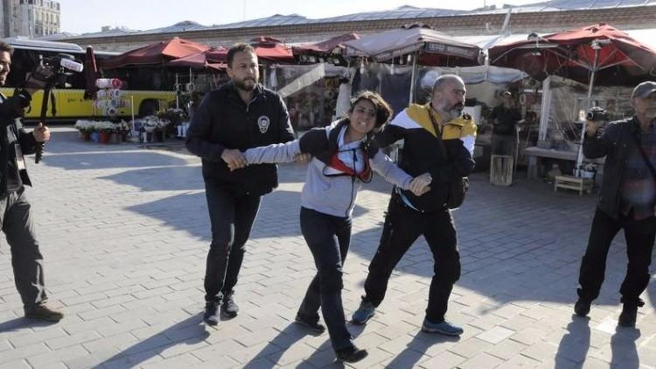 Taksim'de 3 gözaltı
