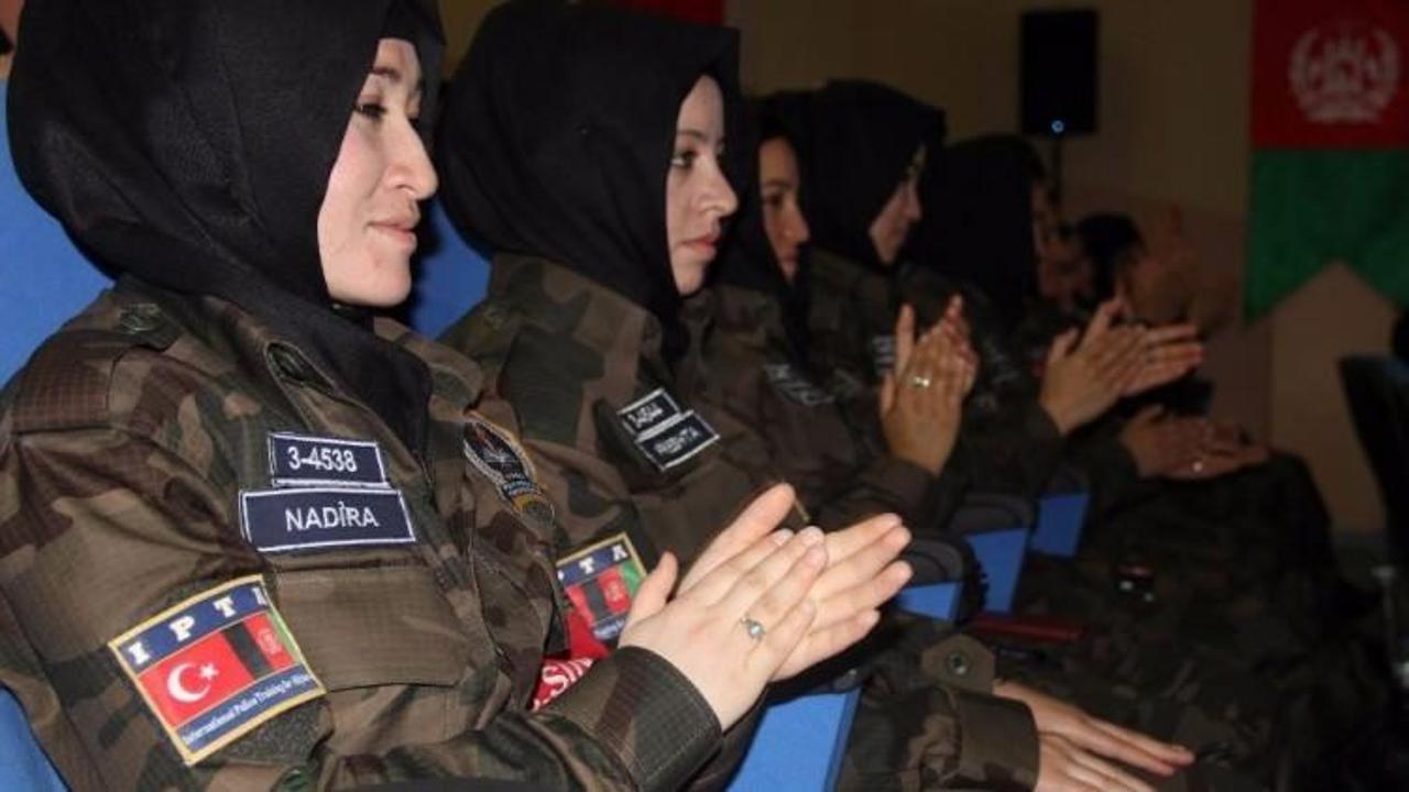Afgan kadın polislere özel harekat eğitimi