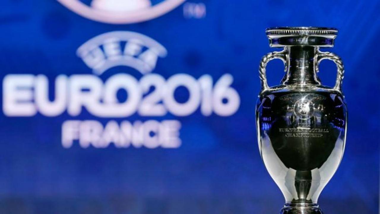EURO 2016 şarkısı Fransa'yı karıştırdı