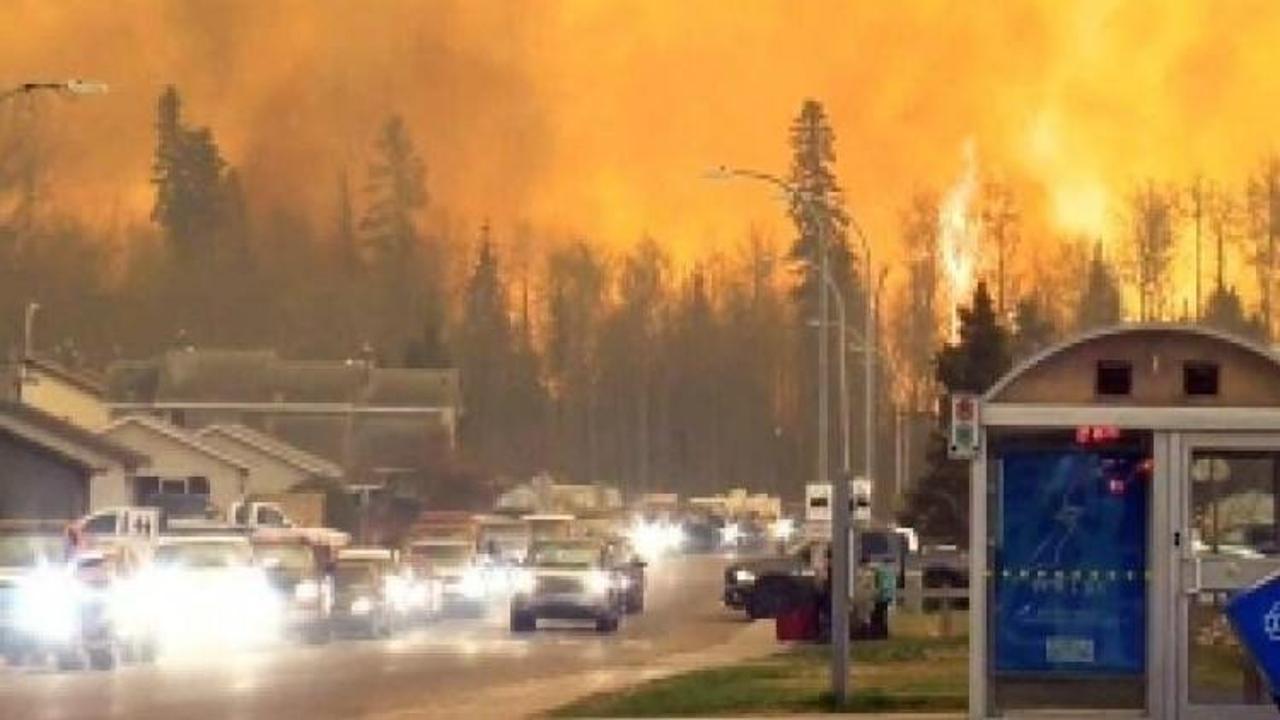 Kanada'da yangın! 100 bin kişi tahliye ediliyor