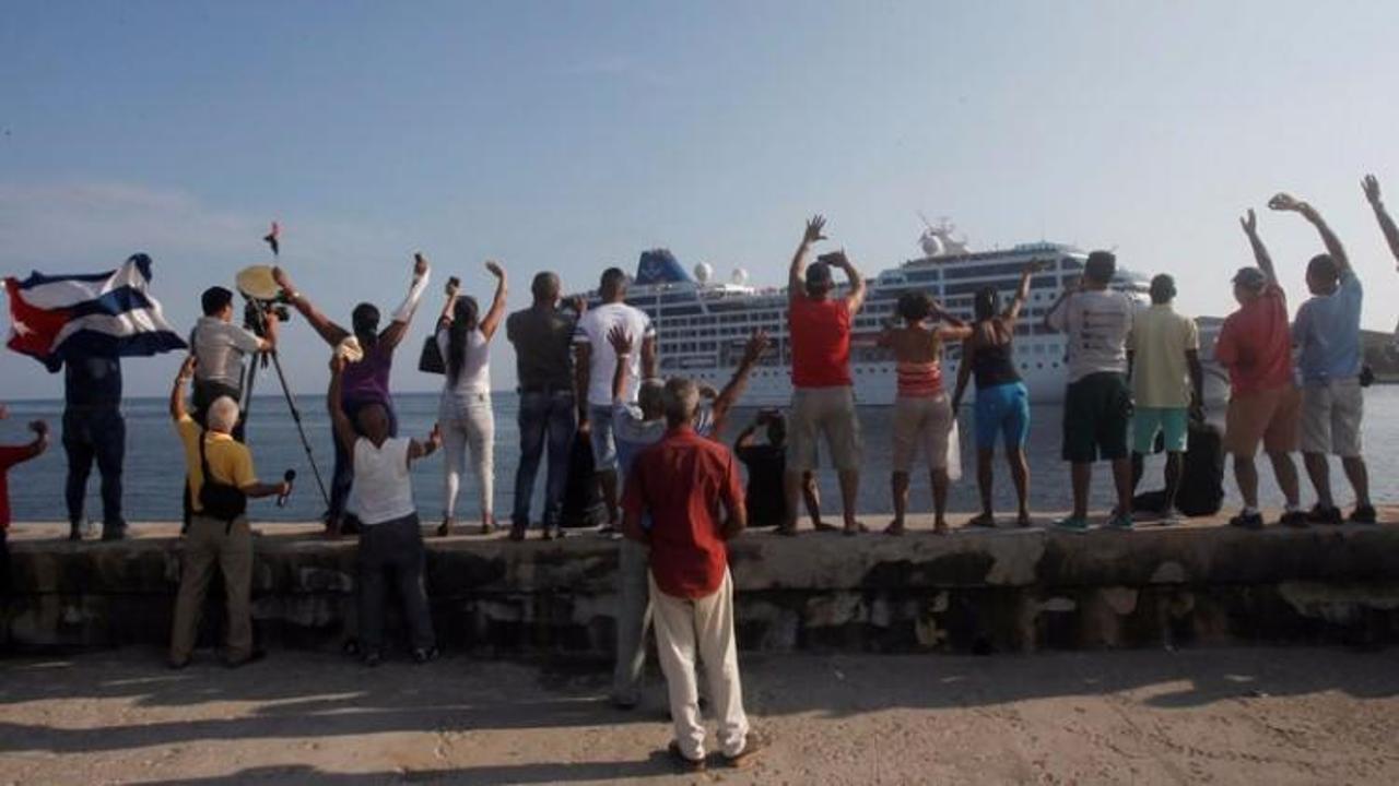 Küba'ya 40 yıl sonra ilk kez ABD gemisi geldi