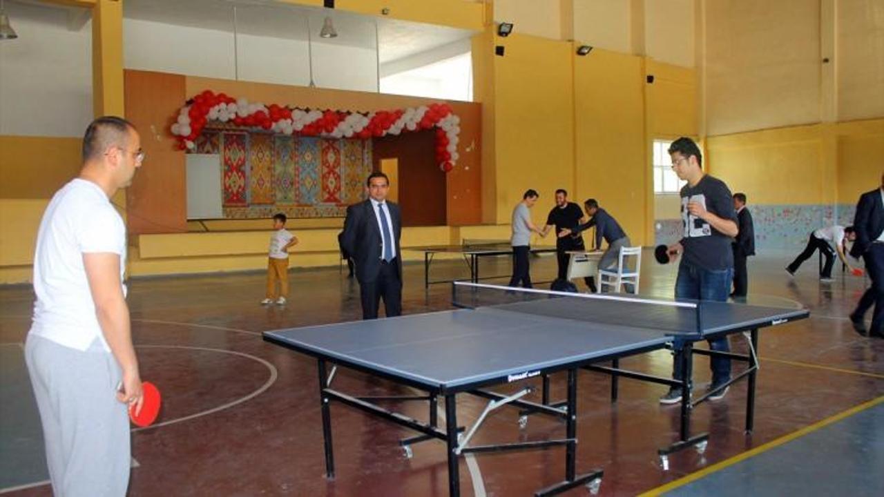 İscehisar'da masa tenisi turnuvası