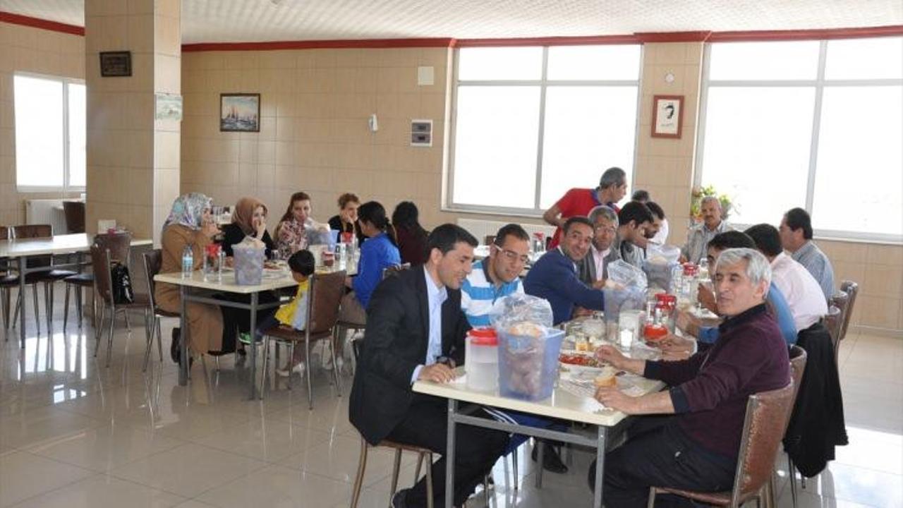 Yerköy’de öğretmenler yemekte buluştu