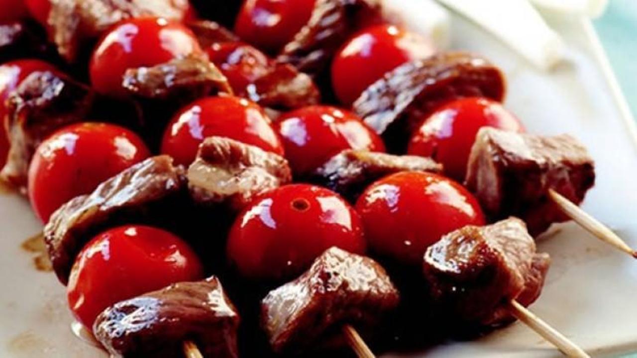 Domatesli kuzu şiş tarifi