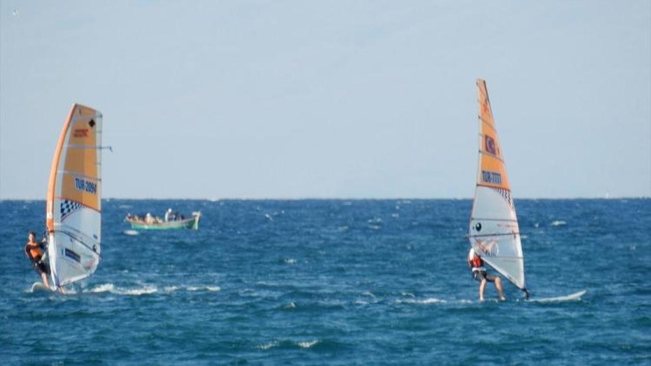 Federasyon Kupası Yelken Yarışları İzmir'de başladı