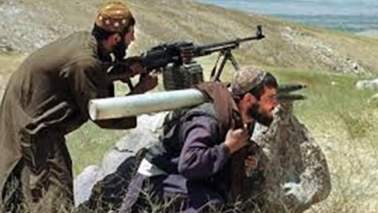 Taliban koruculara saldırdı! 27 ölü