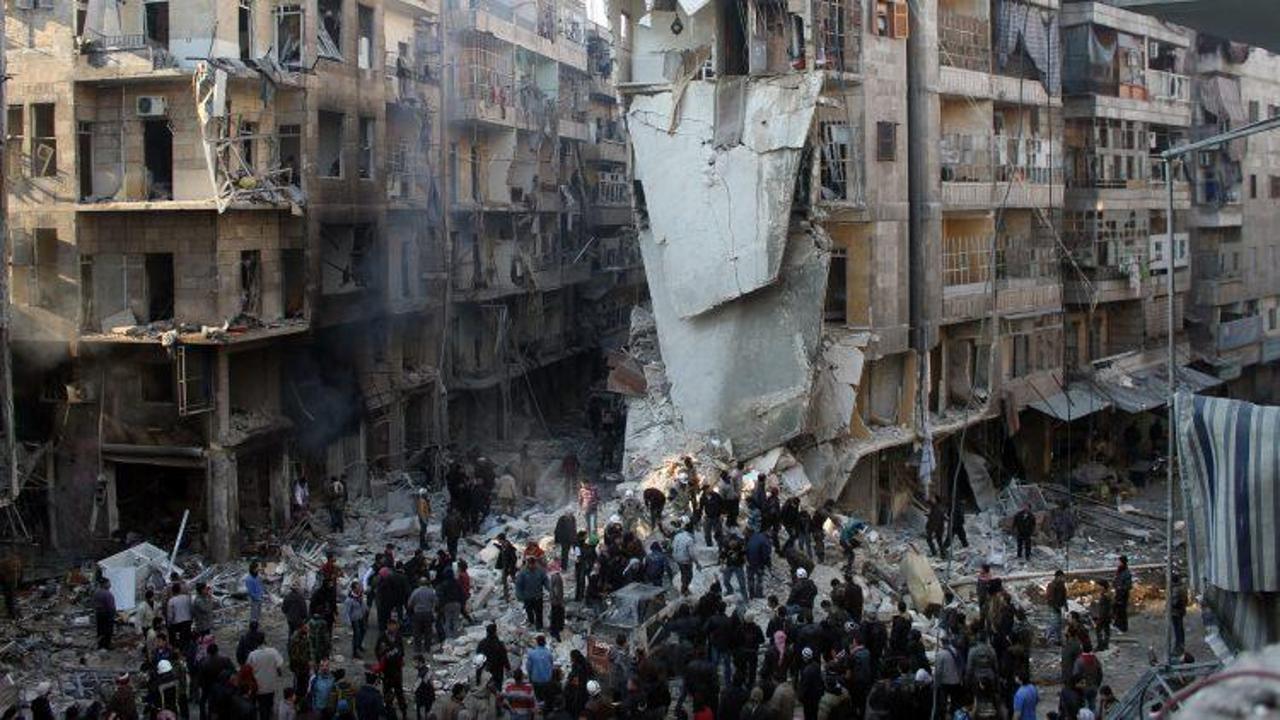 Halep'e varil bombalı saldırı!